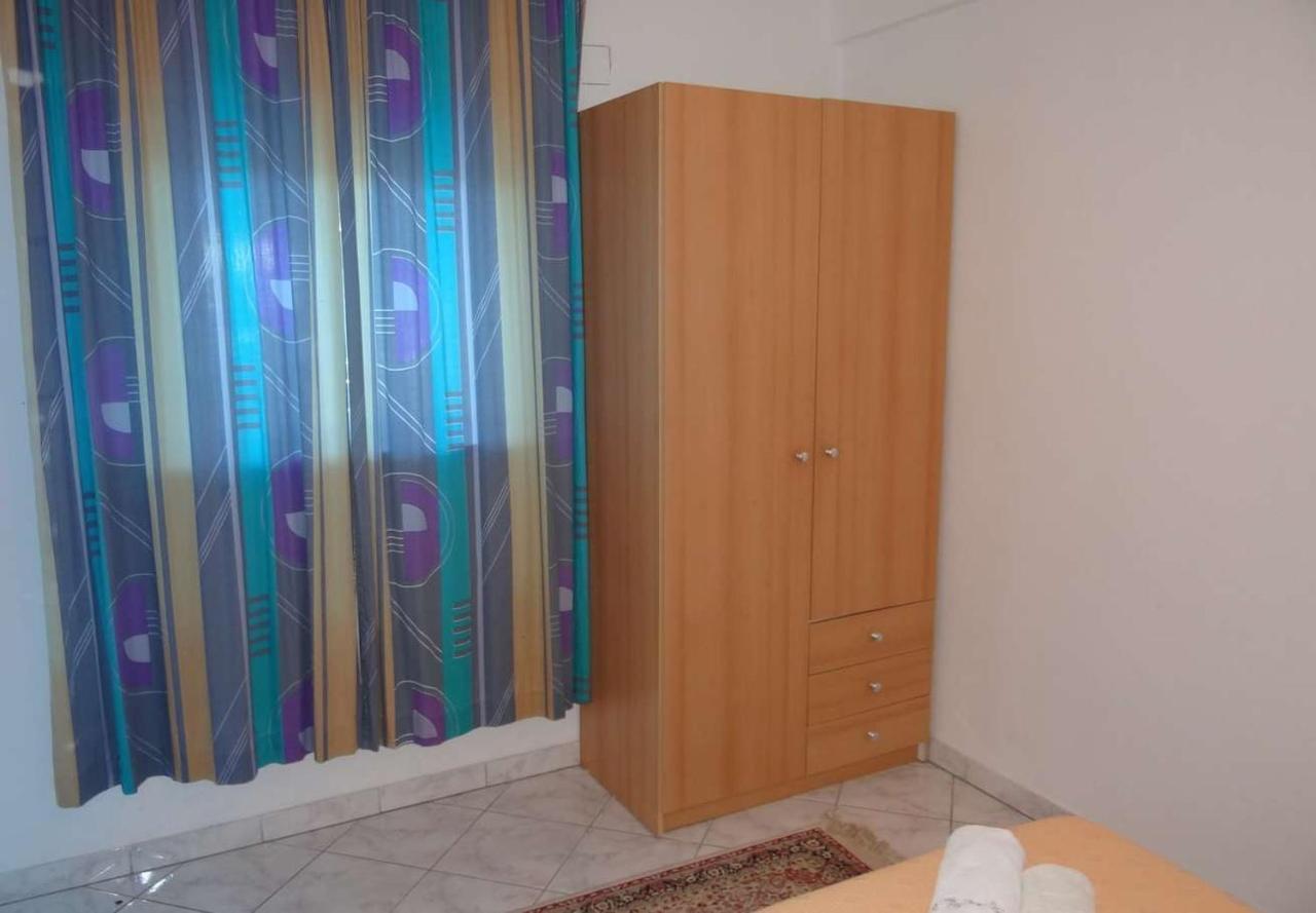 Apartments Tomislav - 120 M From Beach Округ-Доньи Экстерьер фото