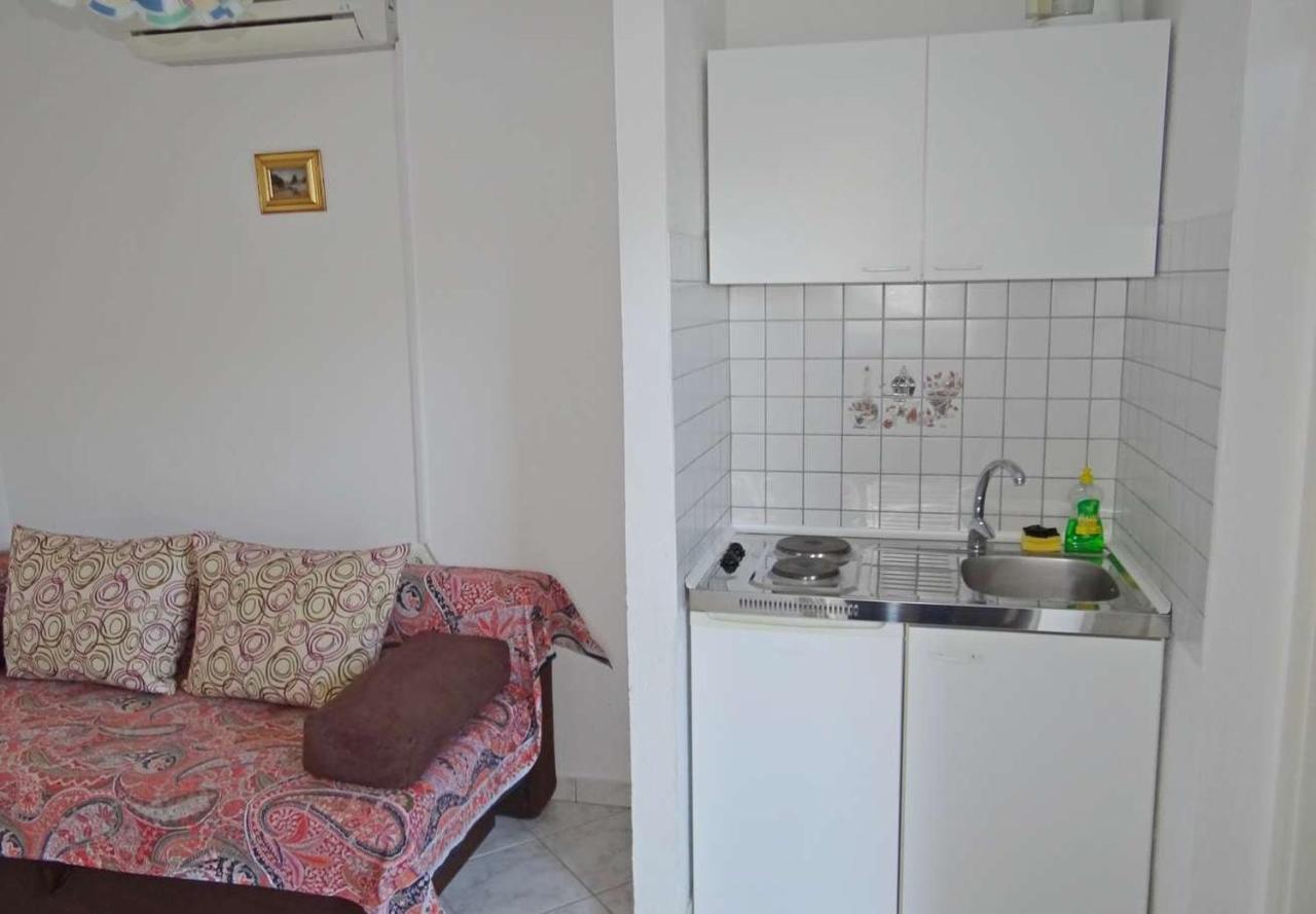 Apartments Tomislav - 120 M From Beach Округ-Доньи Экстерьер фото